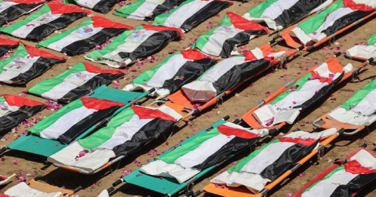انتشال 11 جثمانًا  من تحت أنقاض منزل في حي الزيتون