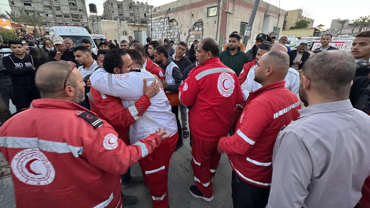 مصدر مطلع : أدلة متزايدة تكذب رواية إسرائيل بشأن مسعفي رفح